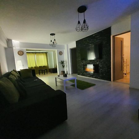 Gmg Residence Targoviste Bagian luar foto