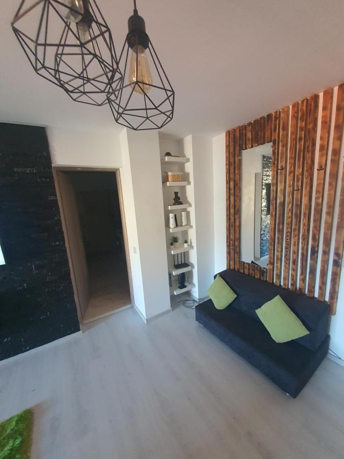 Gmg Residence Targoviste Bagian luar foto